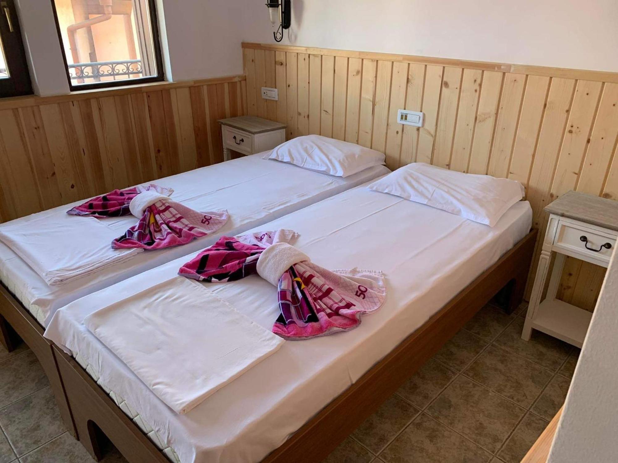 Рони Хотел Hotel Несебър Екстериор снимка