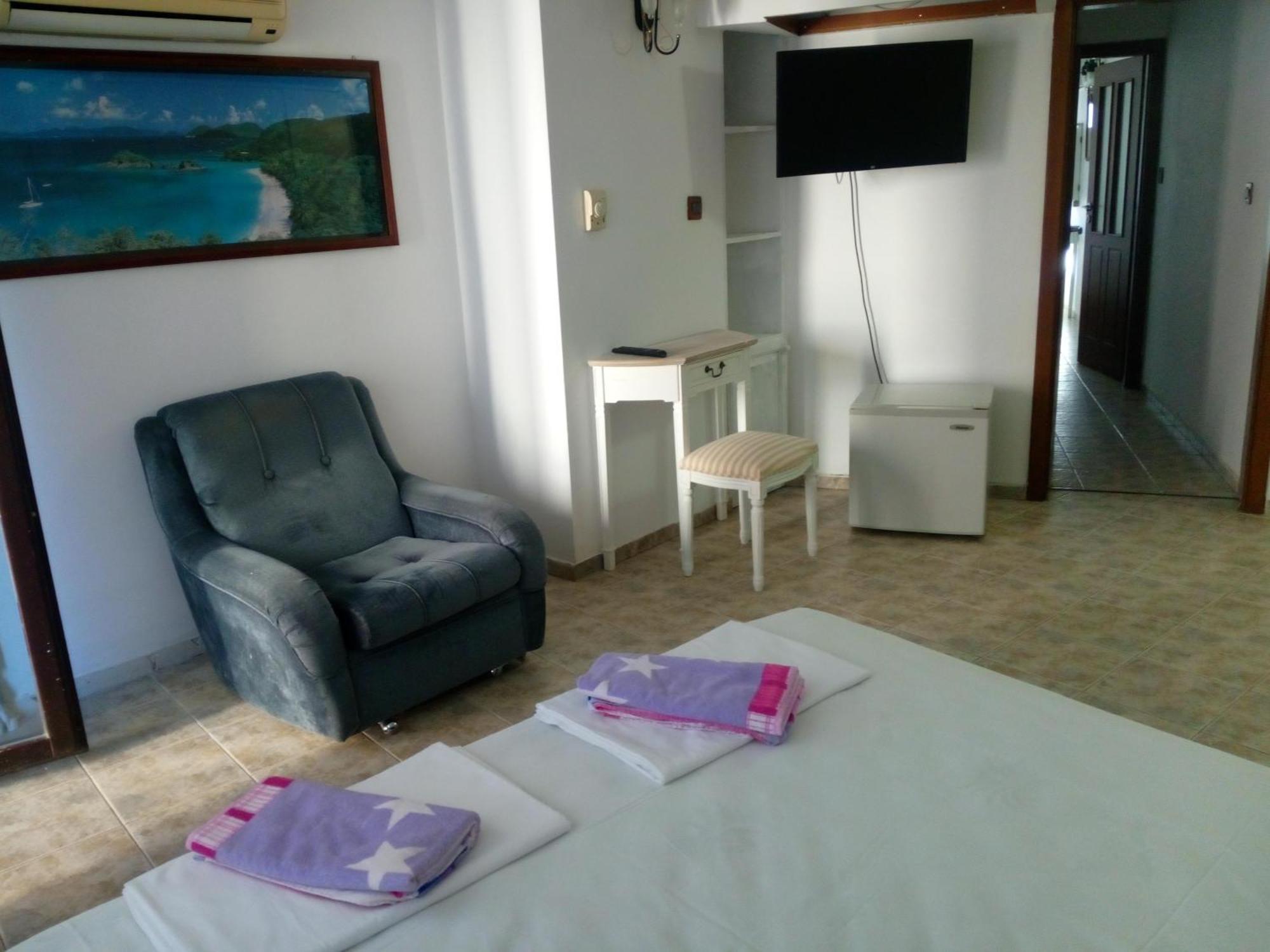 Рони Хотел Hotel Несебър Екстериор снимка