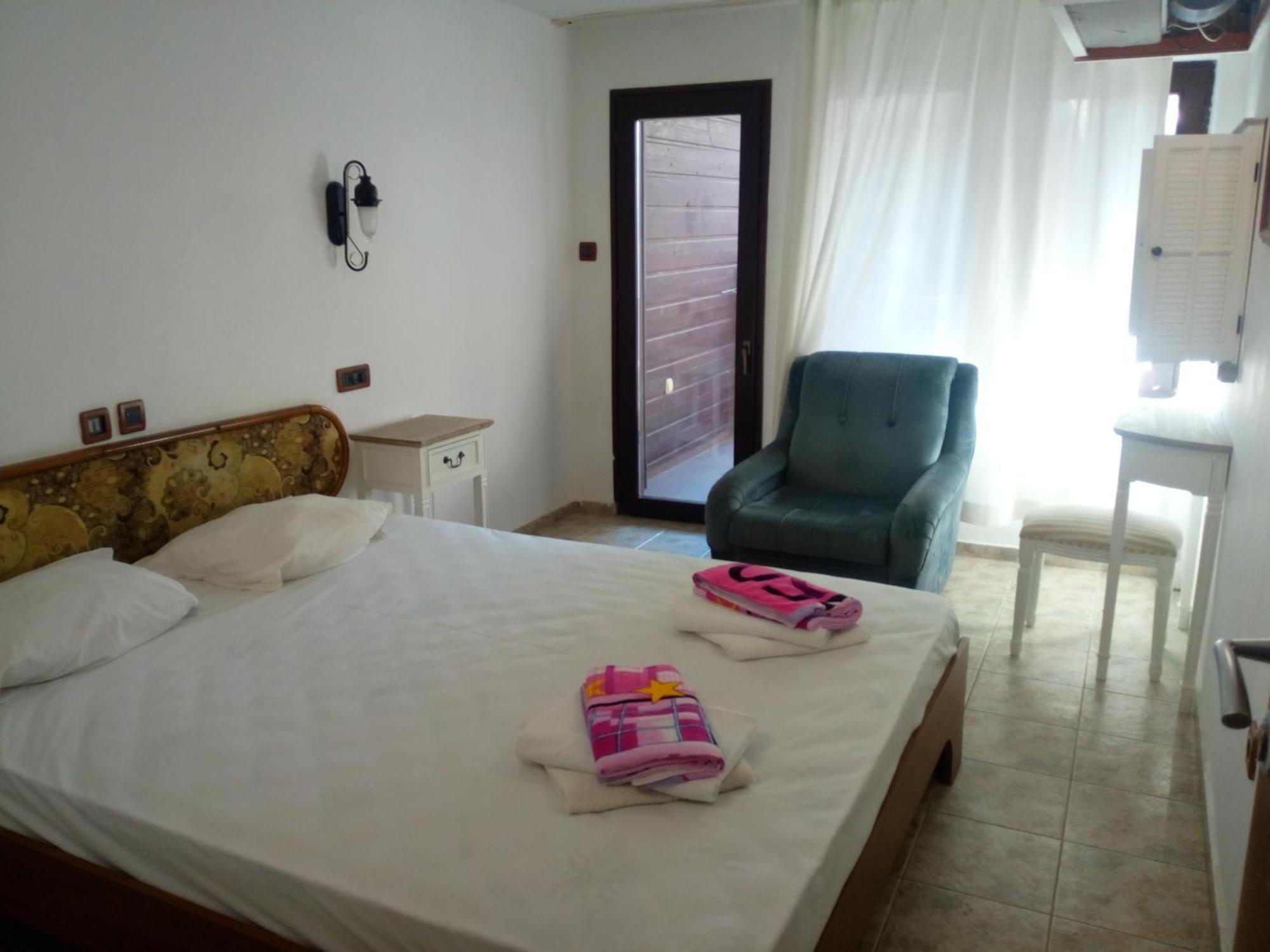 Рони Хотел Hotel Несебър Екстериор снимка
