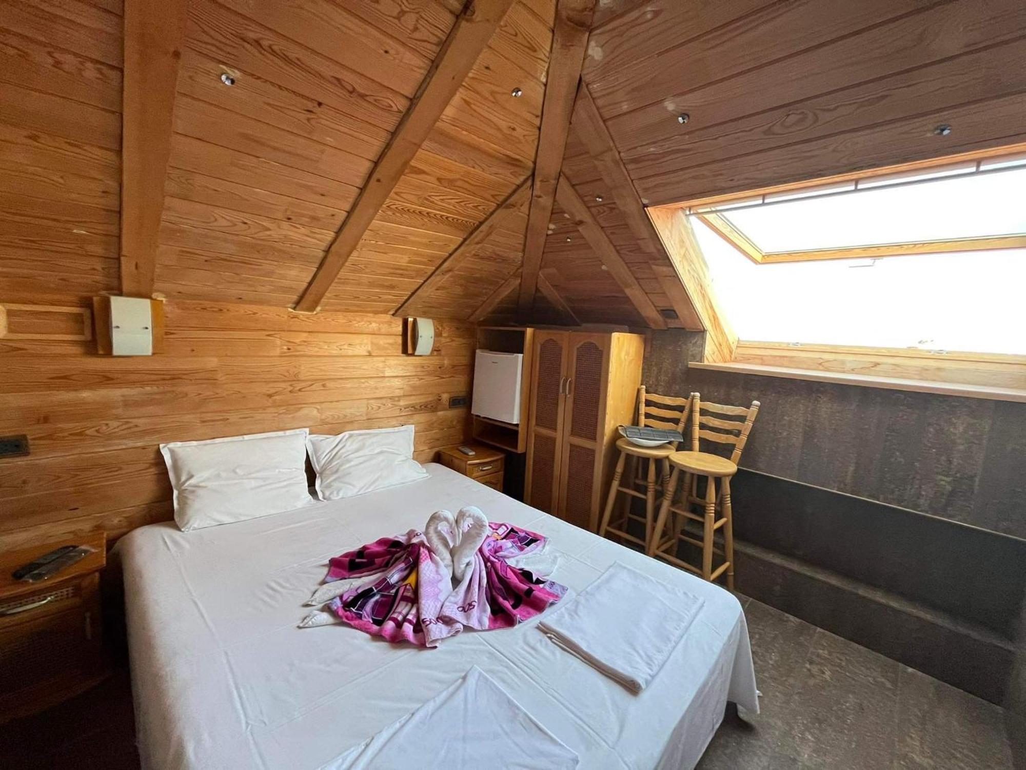 Рони Хотел Hotel Несебър Екстериор снимка