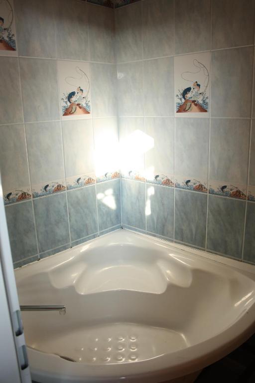 Рони Хотел Hotel Несебър Стая снимка